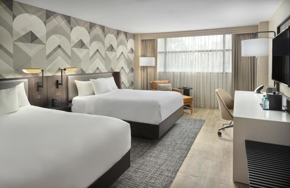 Queen Room with Two Queen Beds - Non-Smoking interior